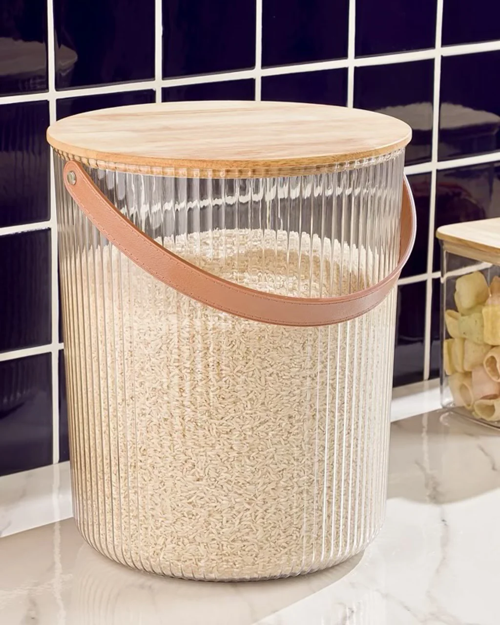 سطل برنج شیشه ای شیاردار درب چوبی 12 لیتر کد 2455