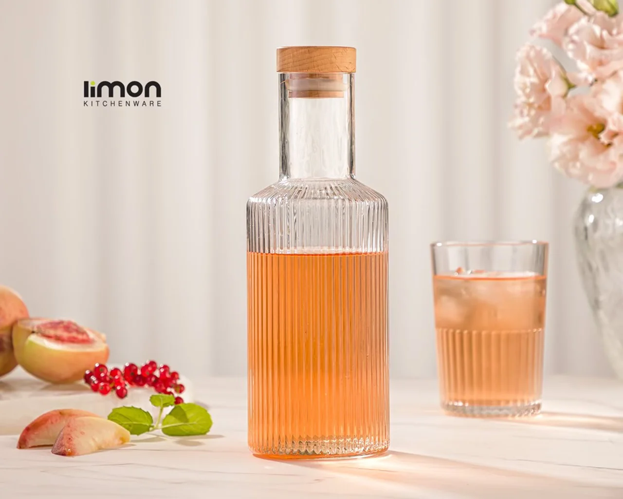 بطری آب درب چوبی 700 میلی لیتر کد 2266