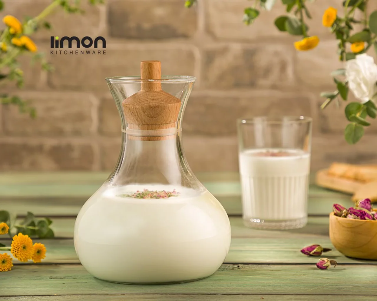 بطری شیر شیشه ای درب چوبی 950 میلی لیتر لیمون کد 2268